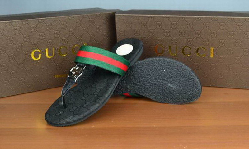 Gucci Slippers Woman--103